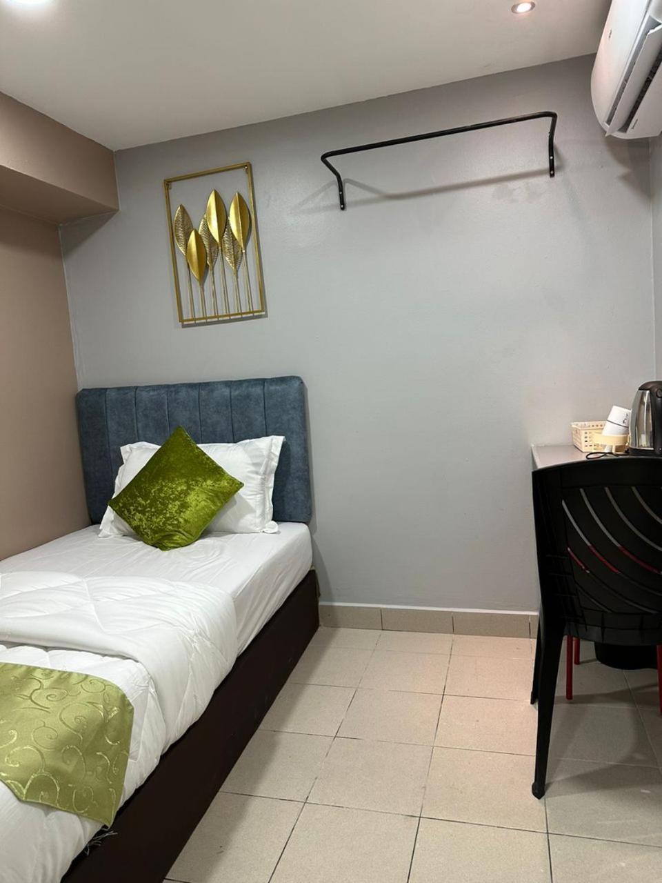Ss Grey House Hotel